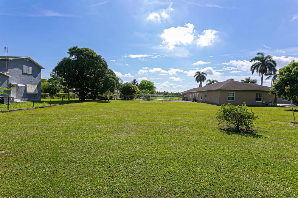 173 S Greenstar Avenue Pahokee, FL 33476