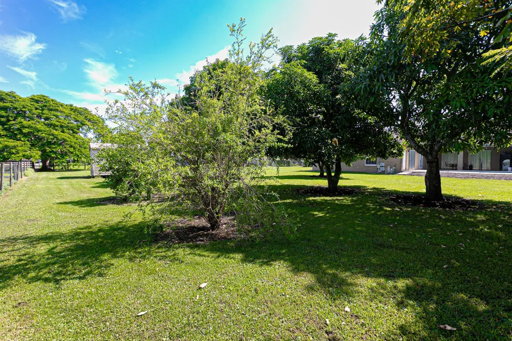 173 S Greenstar Avenue Pahokee, FL 33476