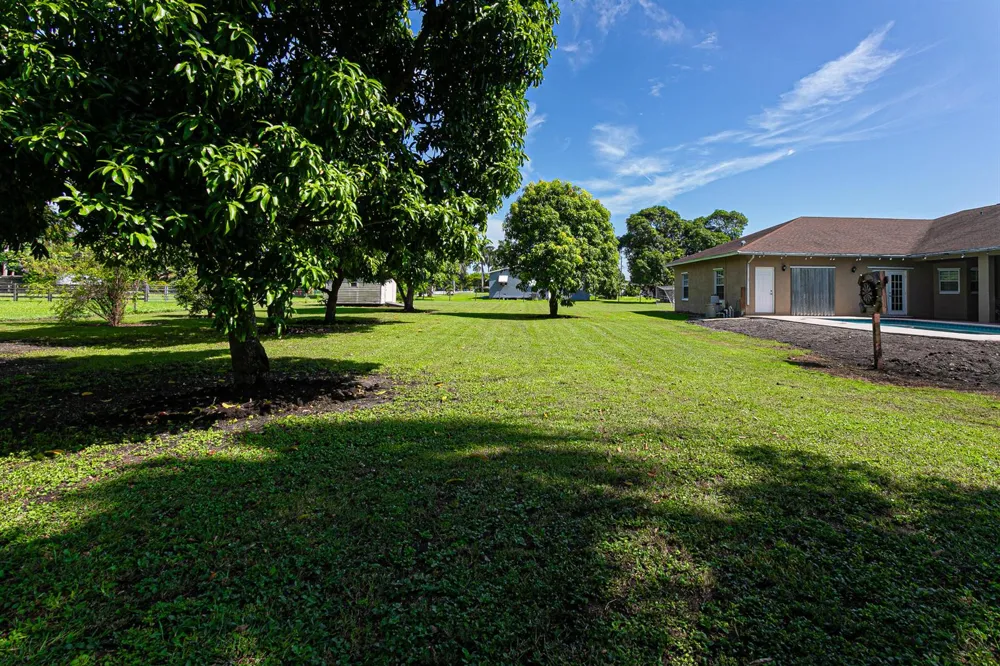 173 S Greenstar Avenue Pahokee, FL 33476