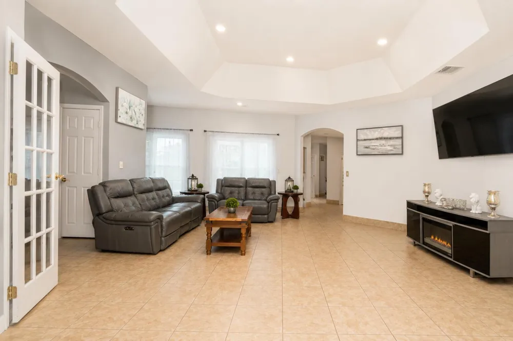173 S Greenstar Avenue Pahokee, FL 33476