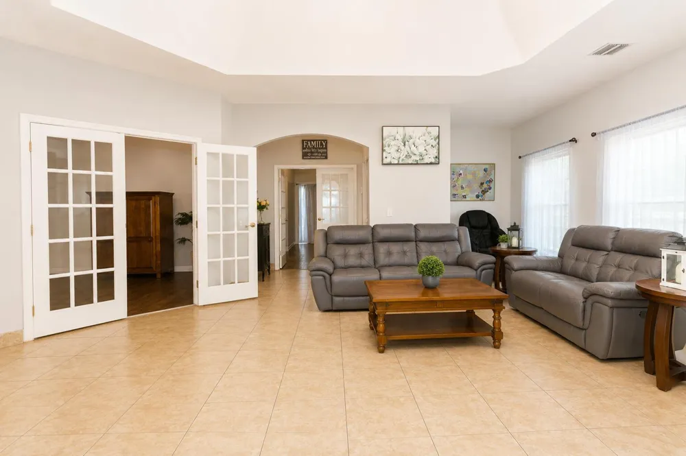 173 S Greenstar Avenue Pahokee, FL 33476