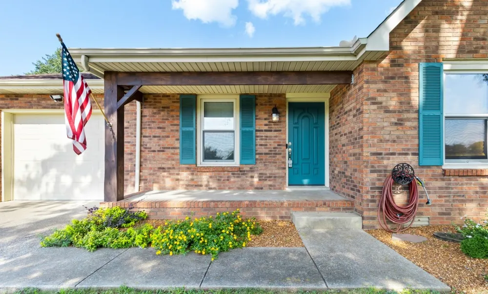 737 W Creek Dr Clarksville, TN 37040