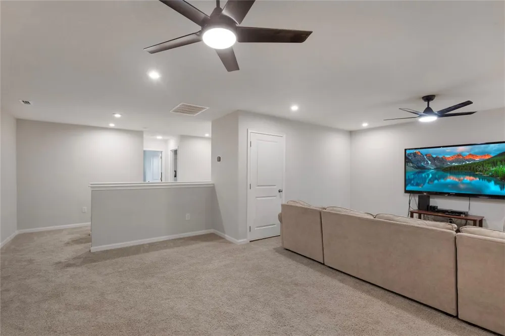 19431 MONARCH WIND WAY Lutz, FL 33558