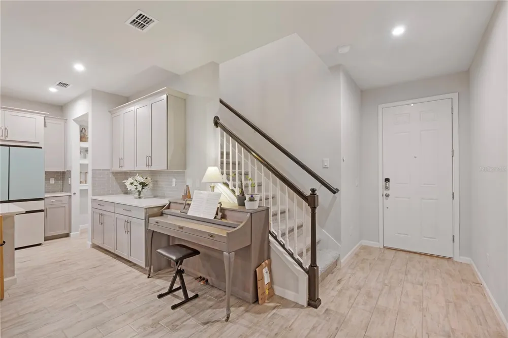 19431 MONARCH WIND WAY Lutz, FL 33558