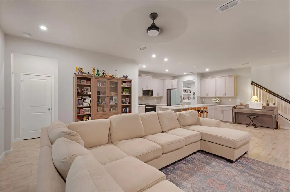 19431 MONARCH WIND WAY Lutz, FL 33558