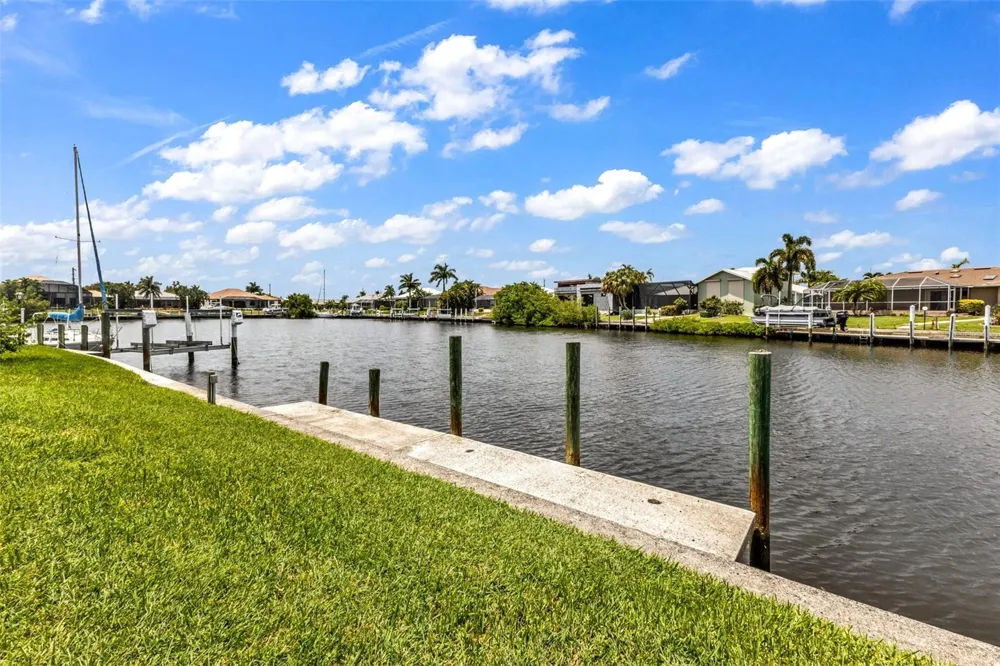 1352 PINE SISKIN DRIVE Punta Gorda, FL 33950
