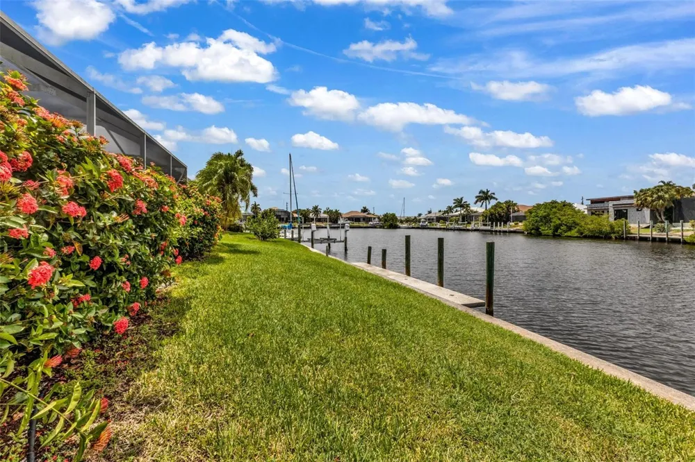 1352 PINE SISKIN DRIVE Punta Gorda, FL 33950