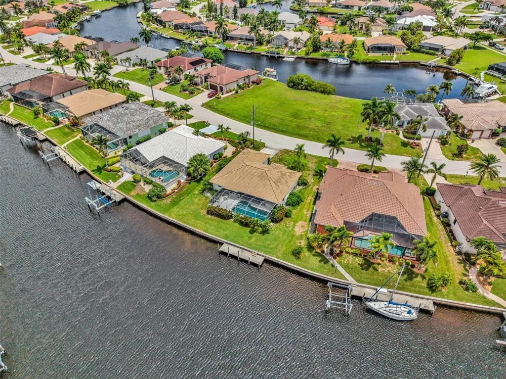1352 PINE SISKIN DRIVE Punta Gorda, FL 33950