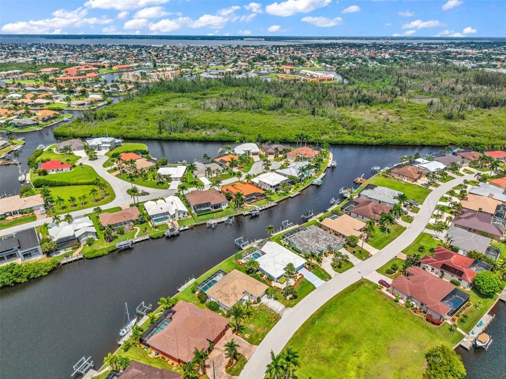 1352 PINE SISKIN DRIVE Punta Gorda, FL 33950