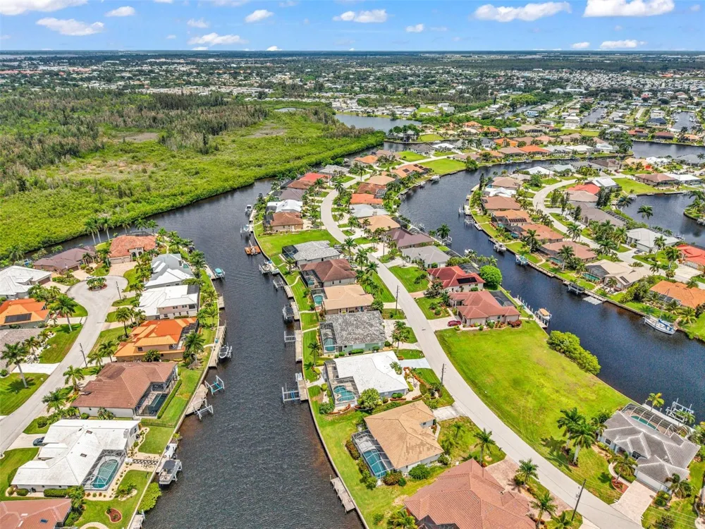 1352 PINE SISKIN DRIVE Punta Gorda, FL 33950