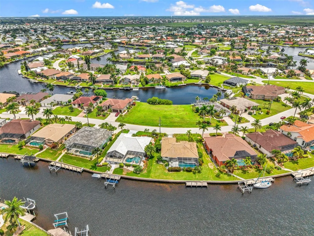 1352 PINE SISKIN DRIVE Punta Gorda, FL 33950