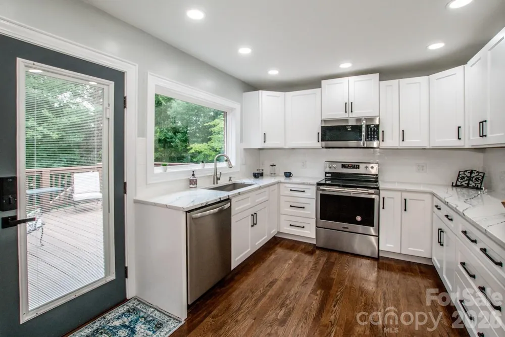 476 Summit Avenue Statesville, NC 28677