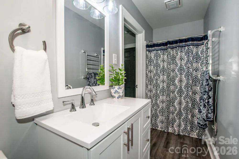 476 Summit Avenue Statesville, NC 28677