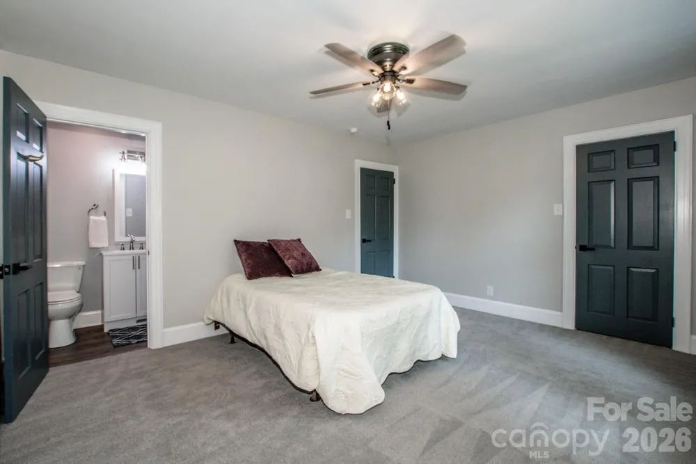 476 Summit Avenue Statesville, NC 28677