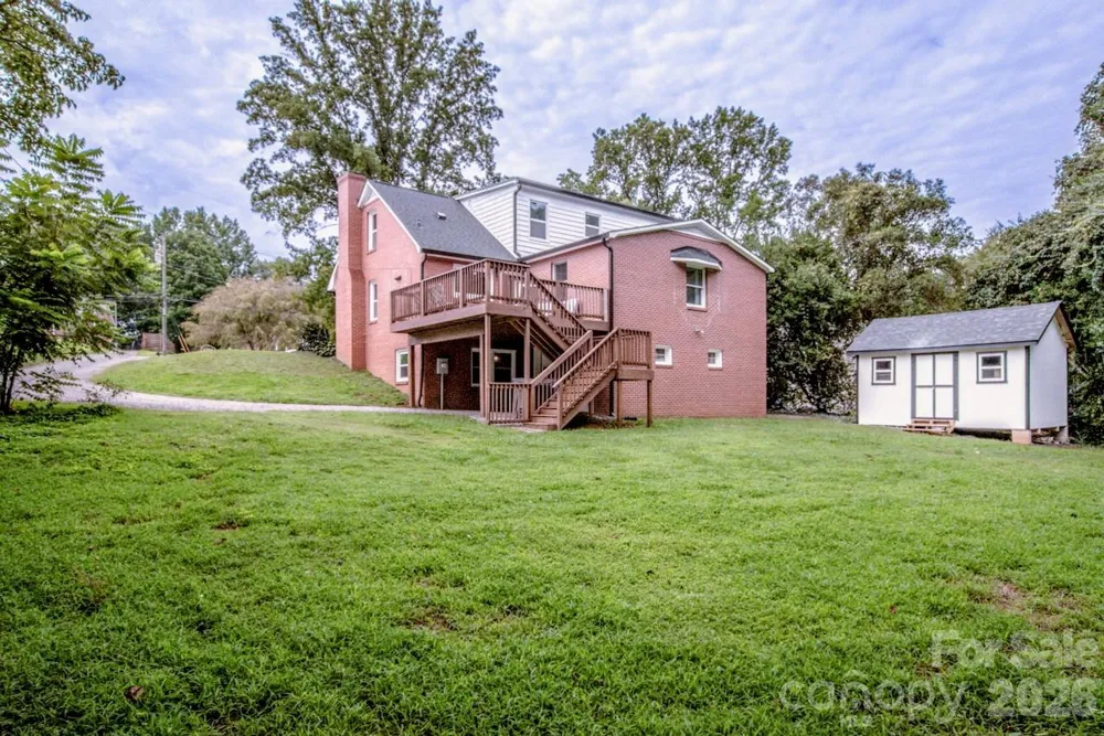 476 Summit Avenue Statesville, NC 28677