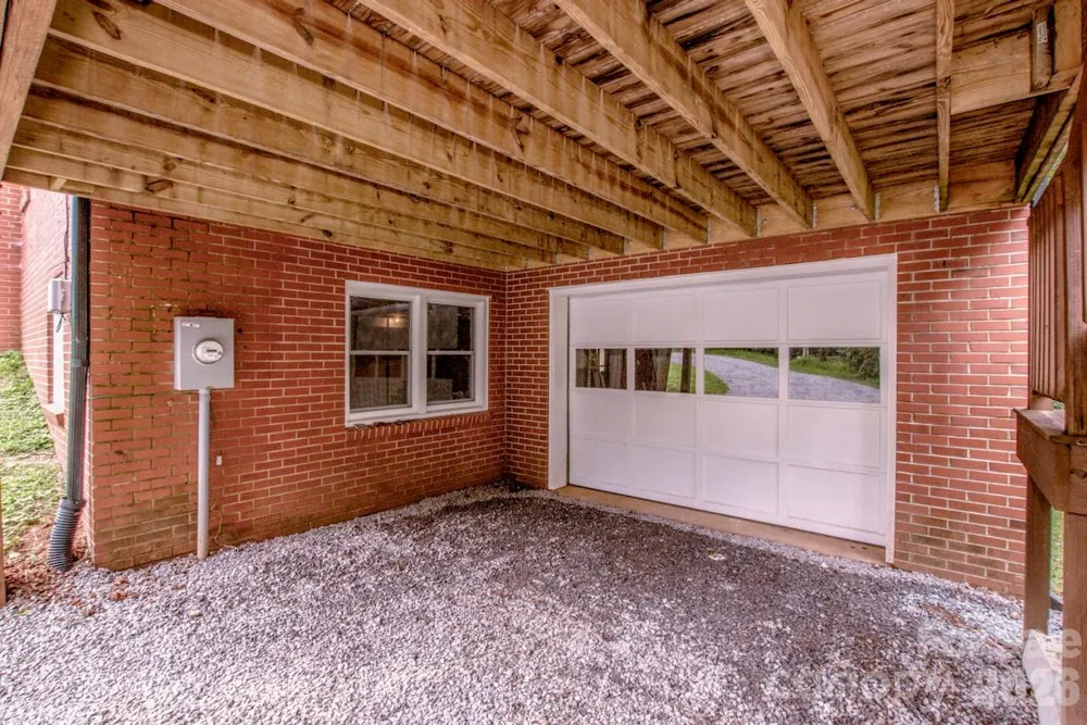 476 Summit Avenue Statesville, NC 28677