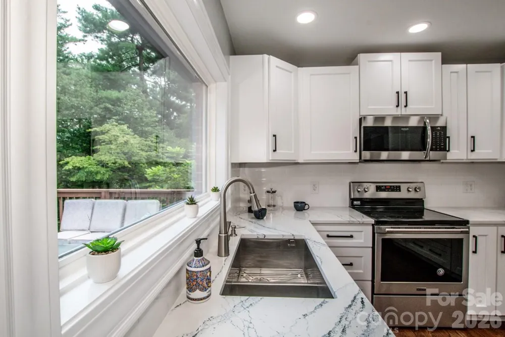 476 Summit Avenue Statesville, NC 28677