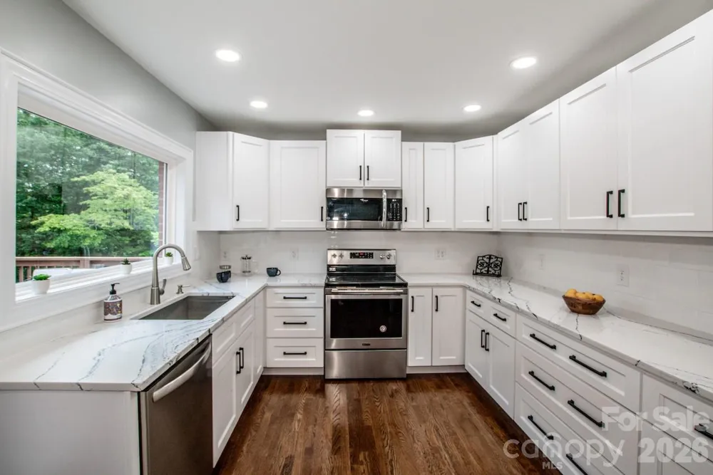 476 Summit Avenue Statesville, NC 28677