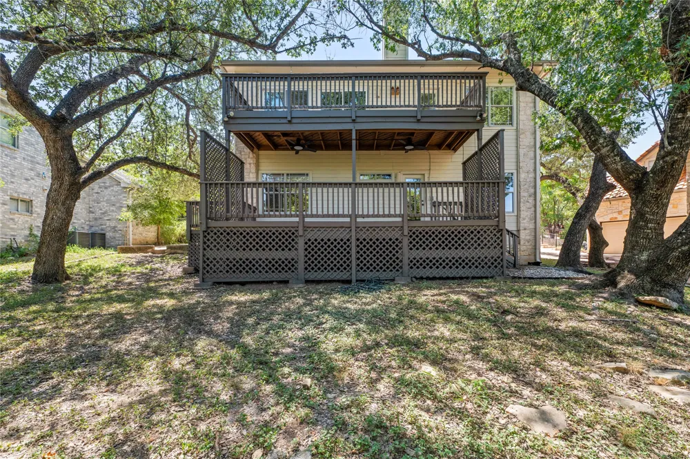 415 Hazeltine Drive Lakeway, TX 78734