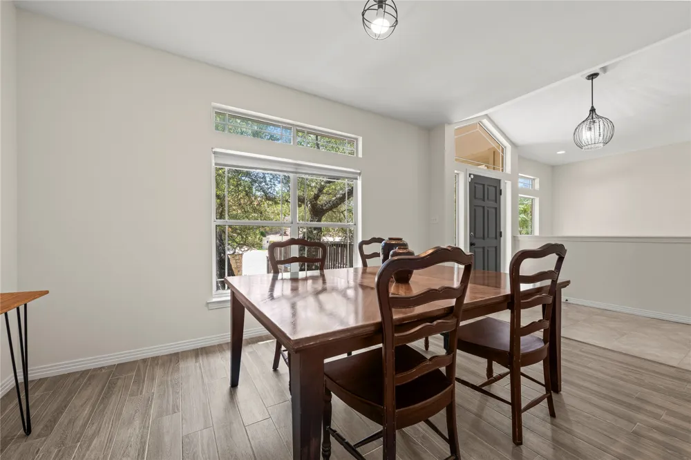 415 Hazeltine Drive Lakeway, TX 78734