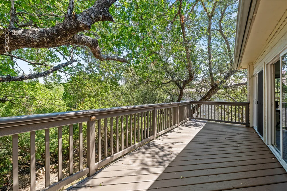 415 Hazeltine Drive Lakeway, TX 78734