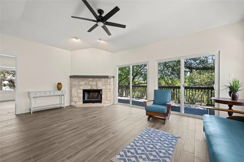 415 Hazeltine Drive Lakeway, TX 78734