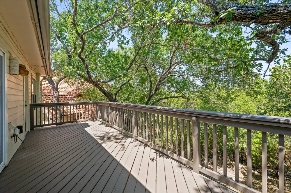 415 Hazeltine Drive Lakeway, TX 78734