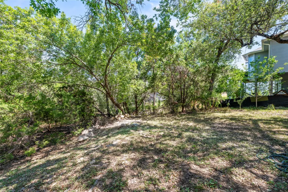 415 Hazeltine Drive Lakeway, TX 78734