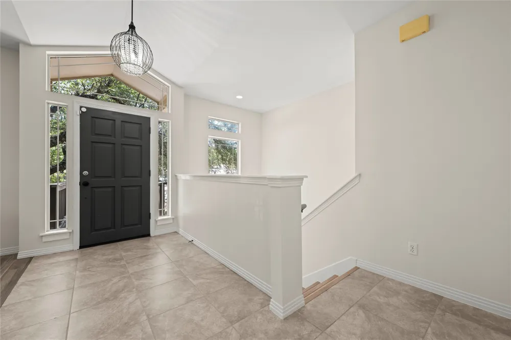 415 Hazeltine Drive Lakeway, TX 78734