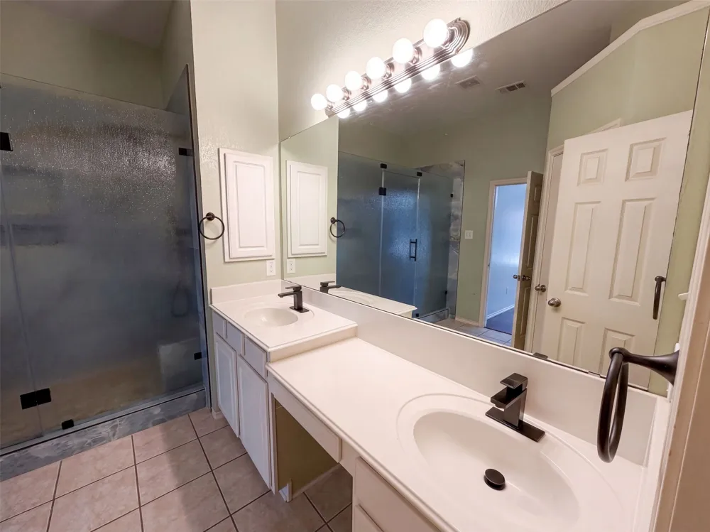 1213 Whitecreek Drive Glenn Heights, TX 75154