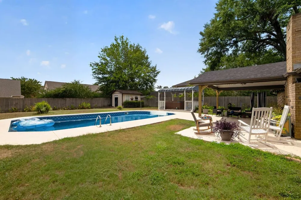 1002 Forest Hills Street Gladewater, TX 75647