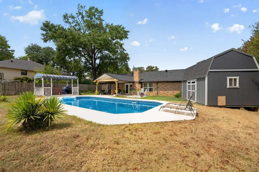1002 Forest Hills Street Gladewater, TX 75647