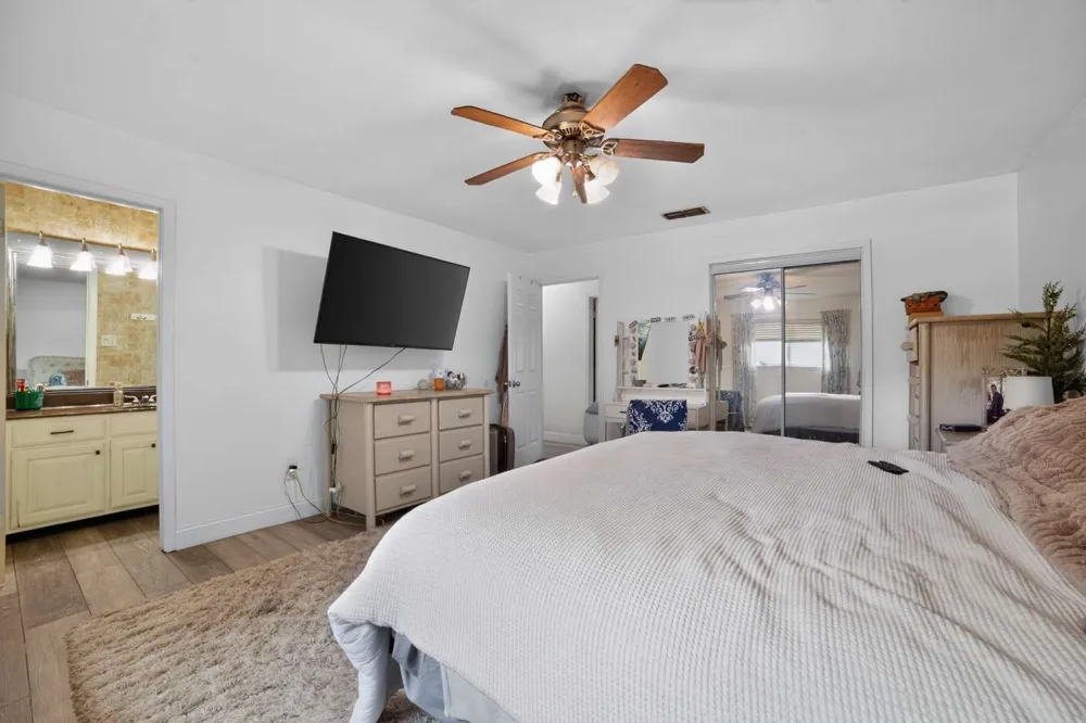 1002 Forest Hills Street Gladewater, TX 75647