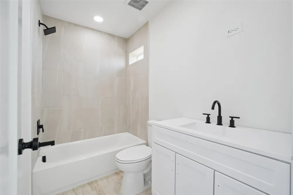 341 Bryan Denton, TX 76201
