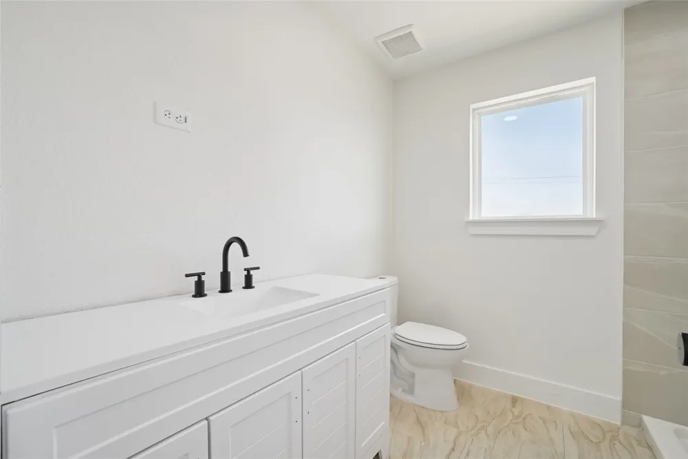 341 Bryan Denton, TX 76201