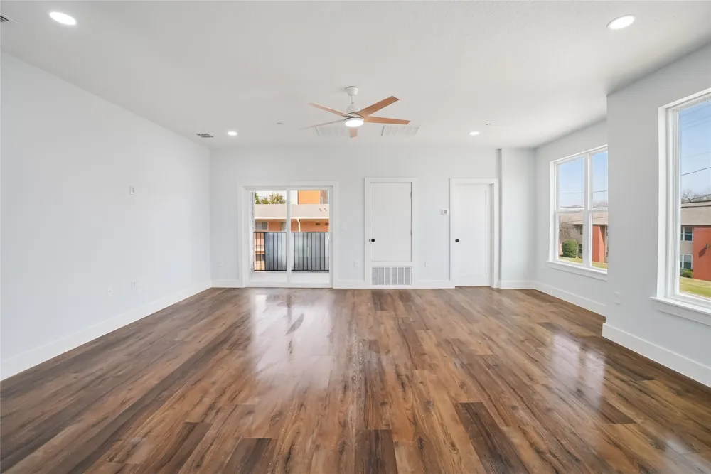 341 Bryan Denton, TX 76201