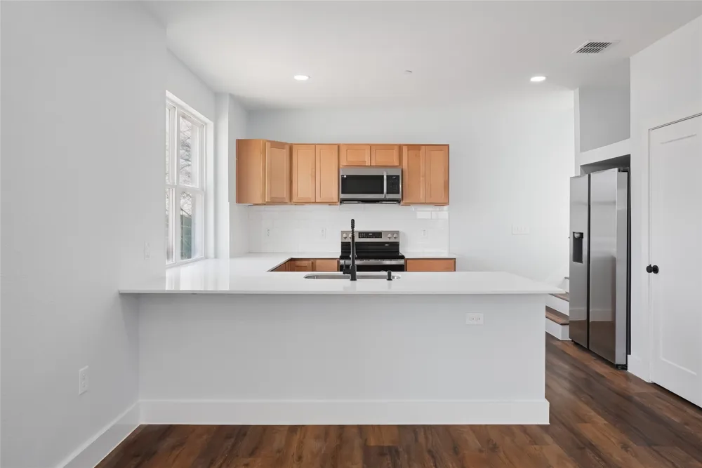 341 Bryan Denton, TX 76201