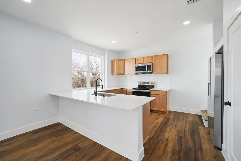 341 Bryan Denton, TX 76201