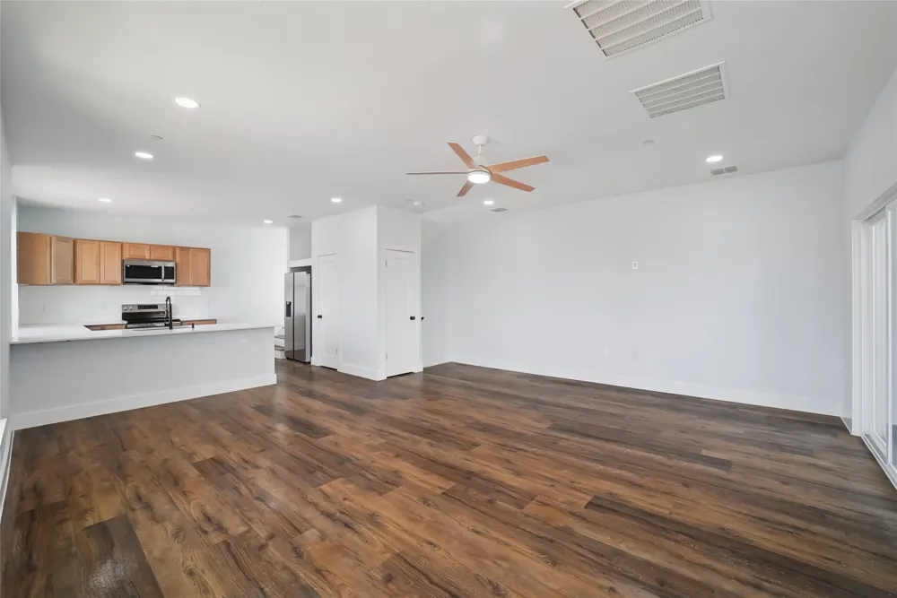 341 Bryan Denton, TX 76201