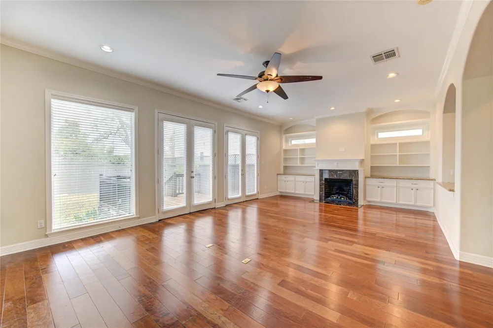 1117 W 18th Street Houston, TX 77008