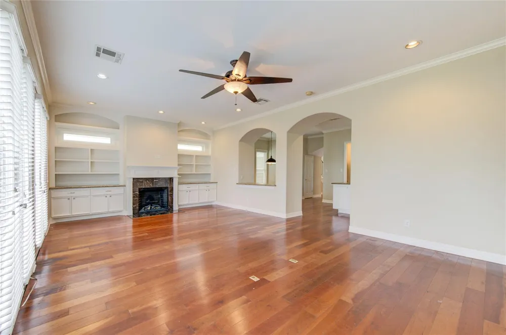 1117 W 18th Street Houston, TX 77008