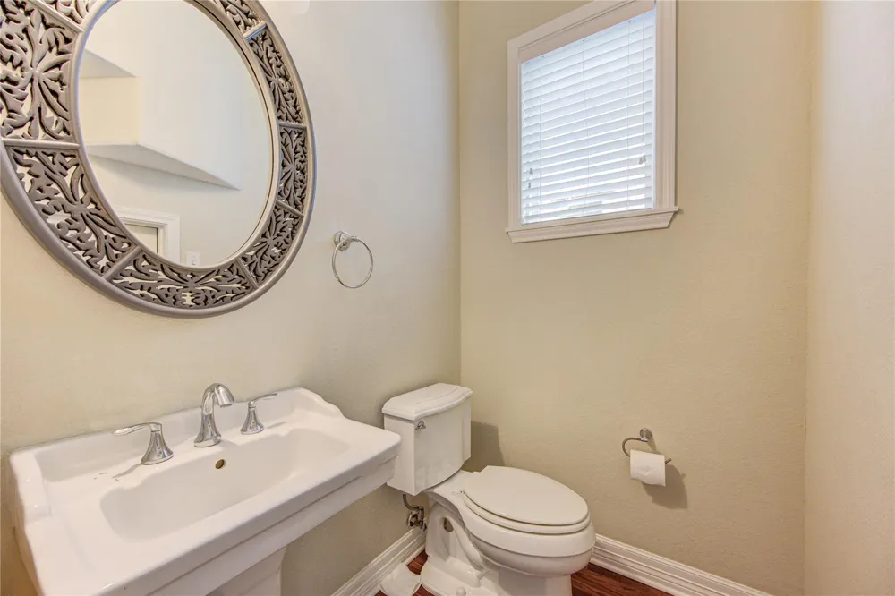 1117 W 18th Street Houston, TX 77008