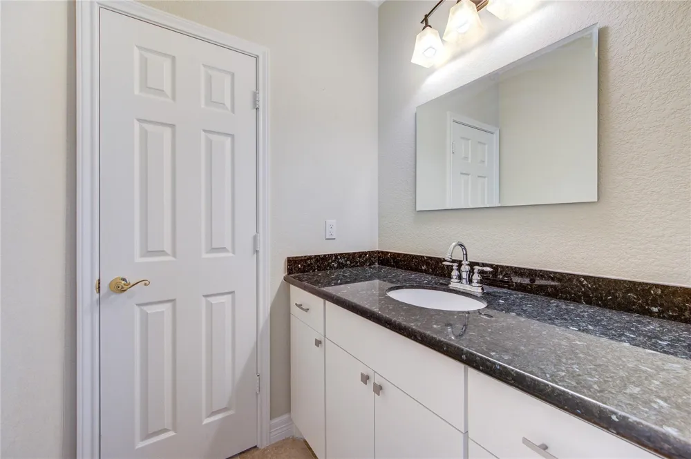 1117 W 18th Street Houston, TX 77008