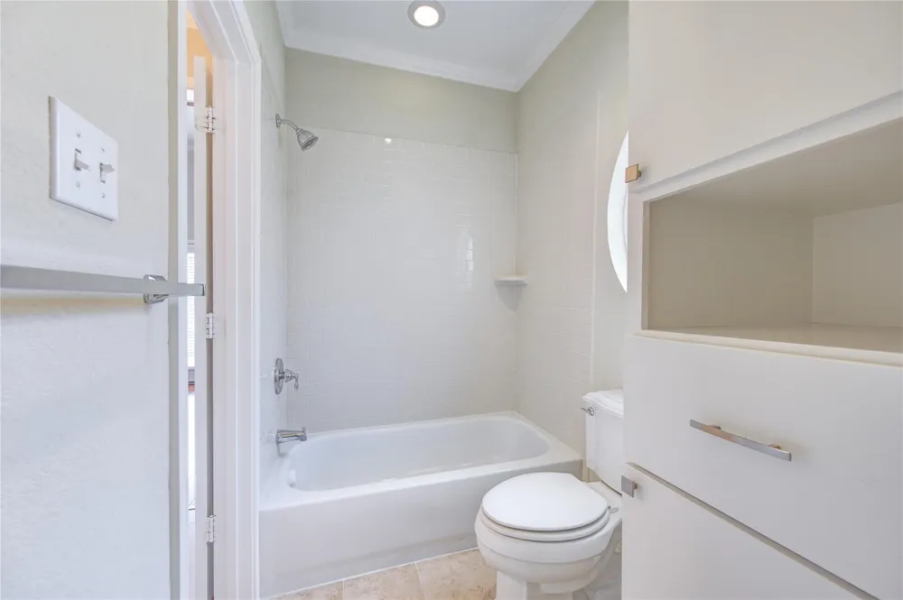 1117 W 18th Street Houston, TX 77008