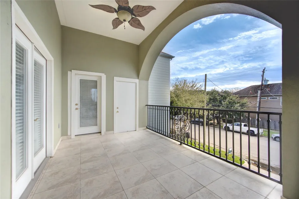 1117 W 18th Street Houston, TX 77008