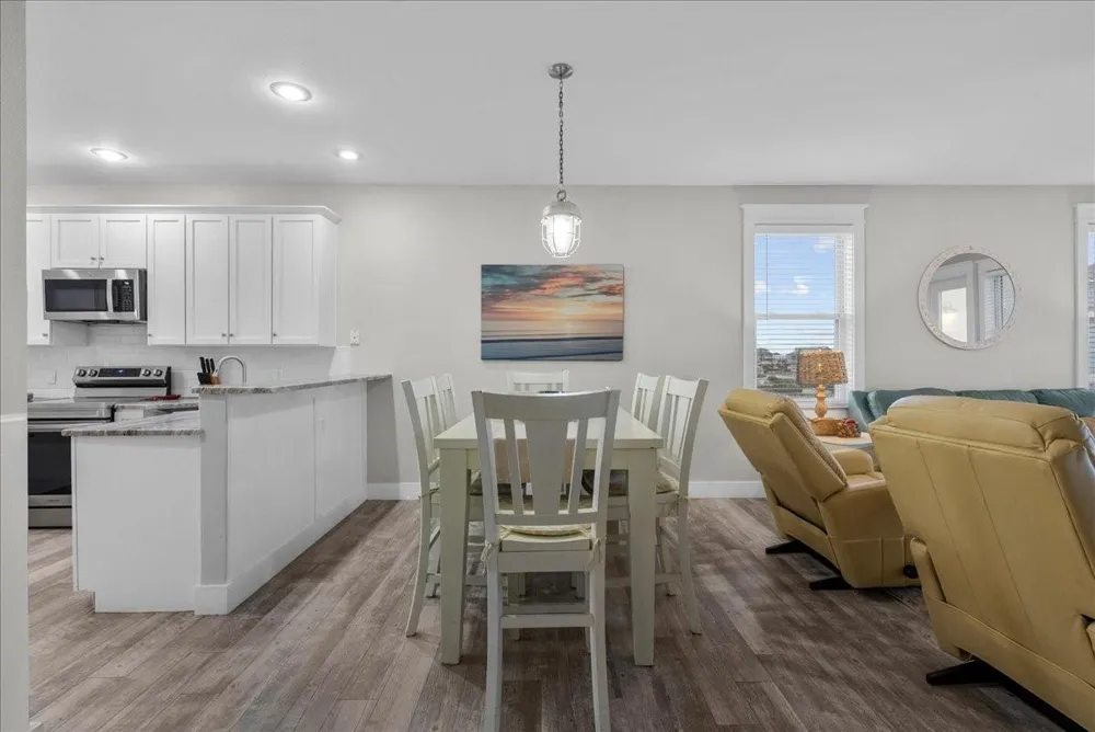 4111 Pointe West Drive #201 Galveston, TX 77554