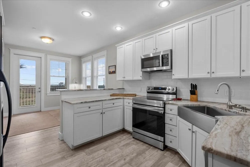 4111 Pointe West Drive #201 Galveston, TX 77554