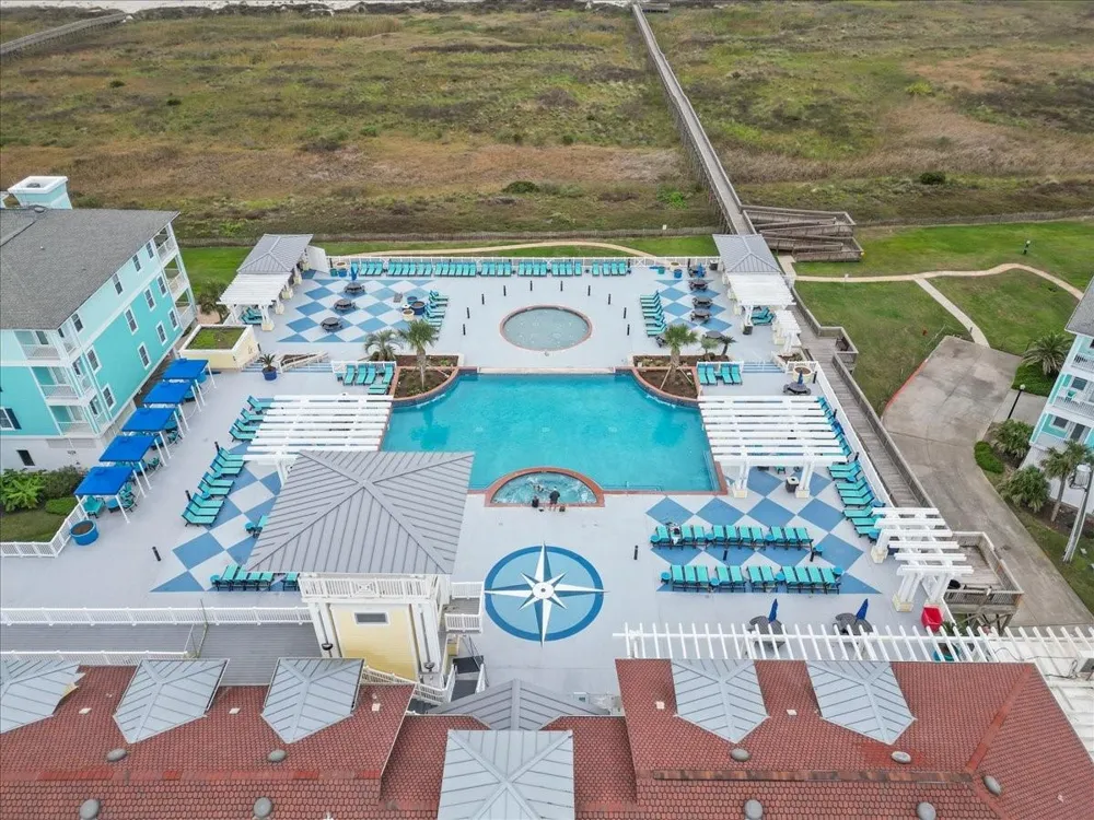 4111 Pointe West Drive #201 Galveston, TX 77554