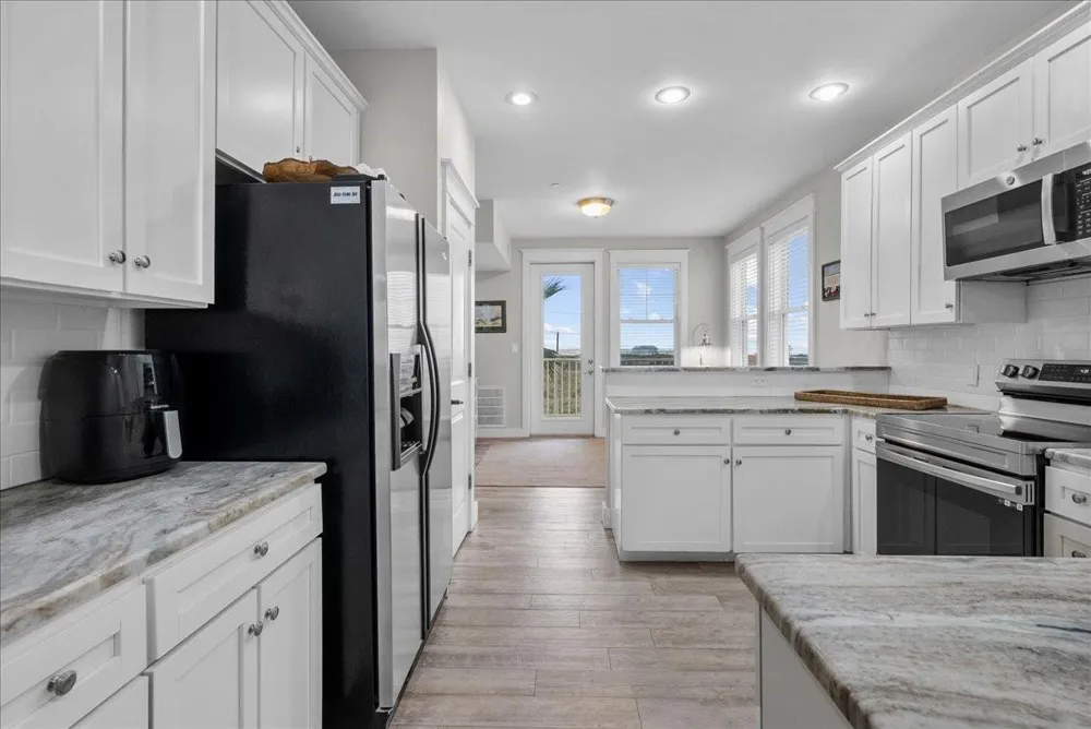 4111 Pointe West Drive #201 Galveston, TX 77554