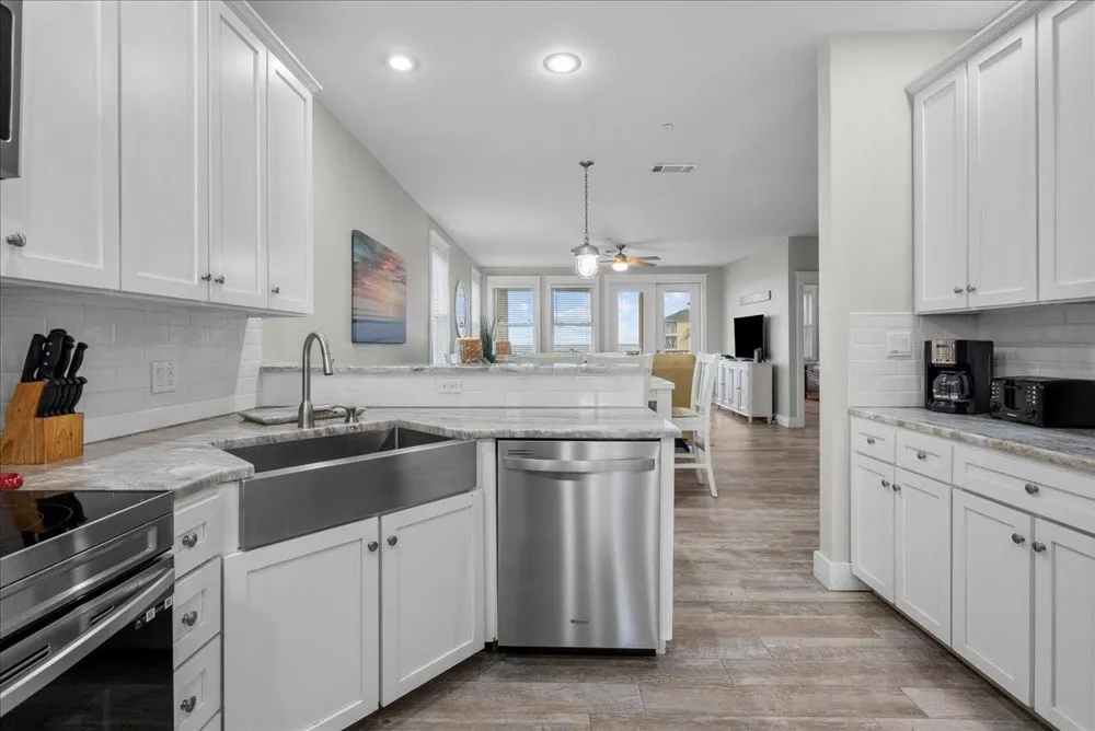 4111 Pointe West Drive #201 Galveston, TX 77554